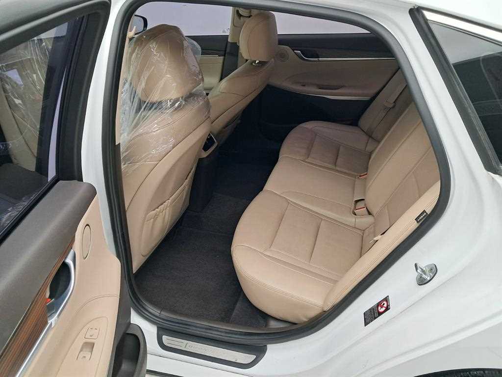 HYUNDAI Grandeur - Vista 12