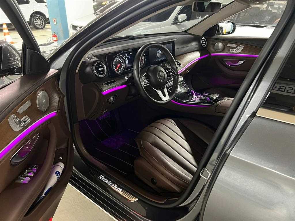 Mercedes Benz E class - Vista 5