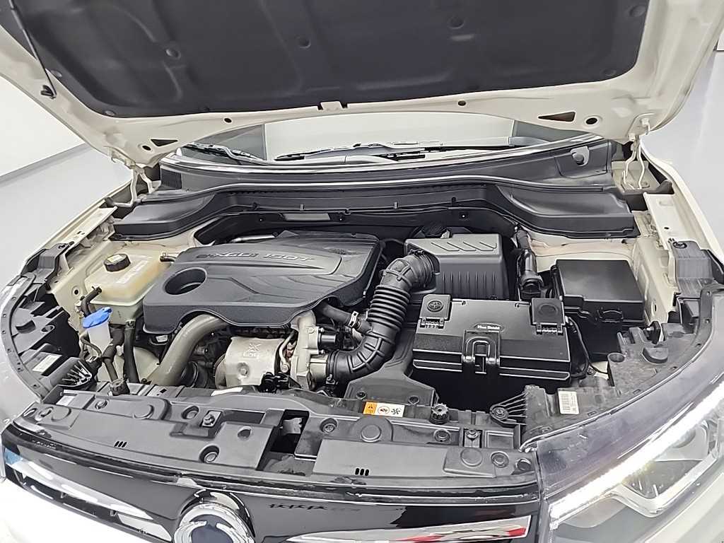 Ssangyong Tivoli - Vista 5