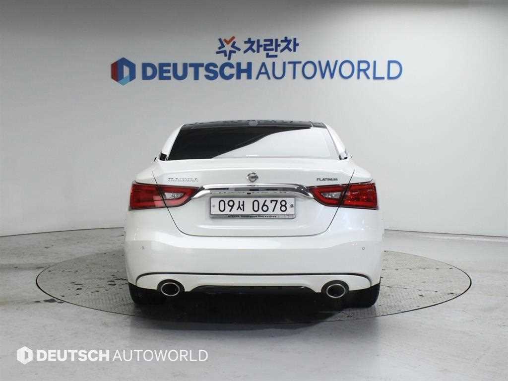 Nissan Maxima - Vista 4