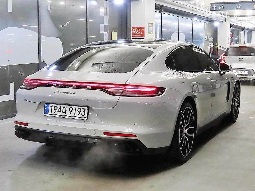 Porsche Panamera - Vista 4