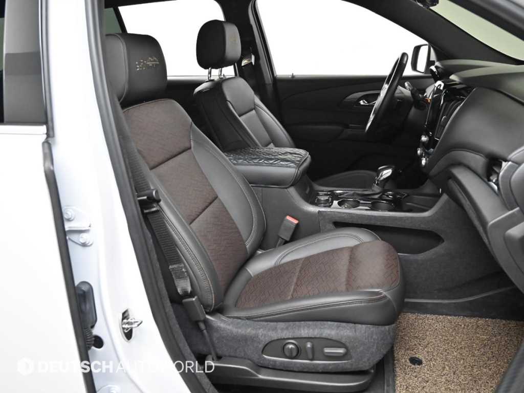 Chevrolet Travers - Vista 10