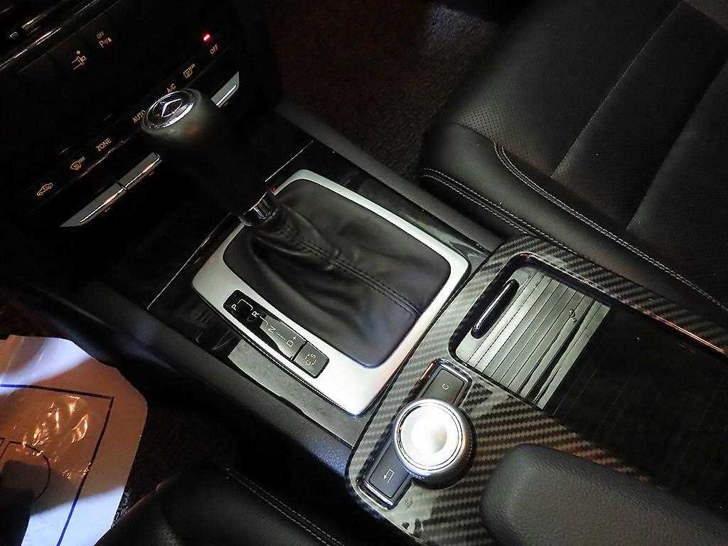 Mercedes Benz E class - Vista 12