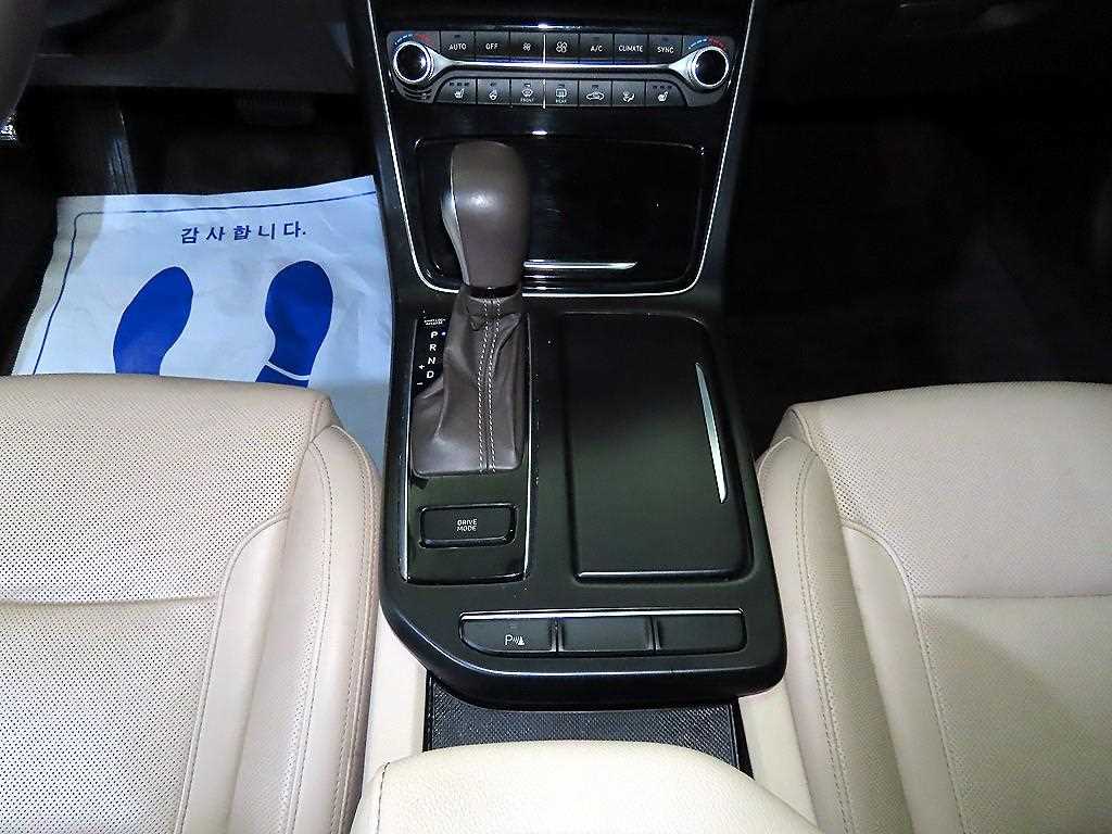 HYUNDAI Grandeur - Vista 12