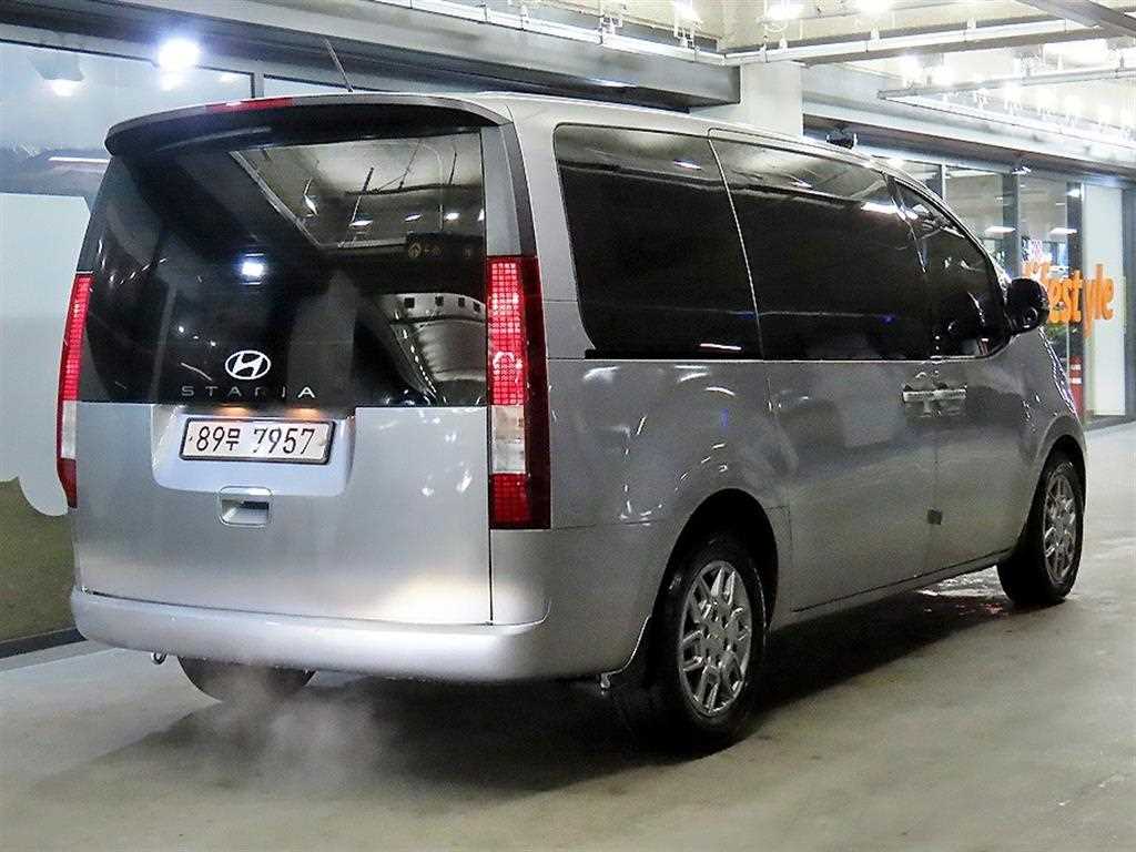 HYUNDAI Staria - Vista 4