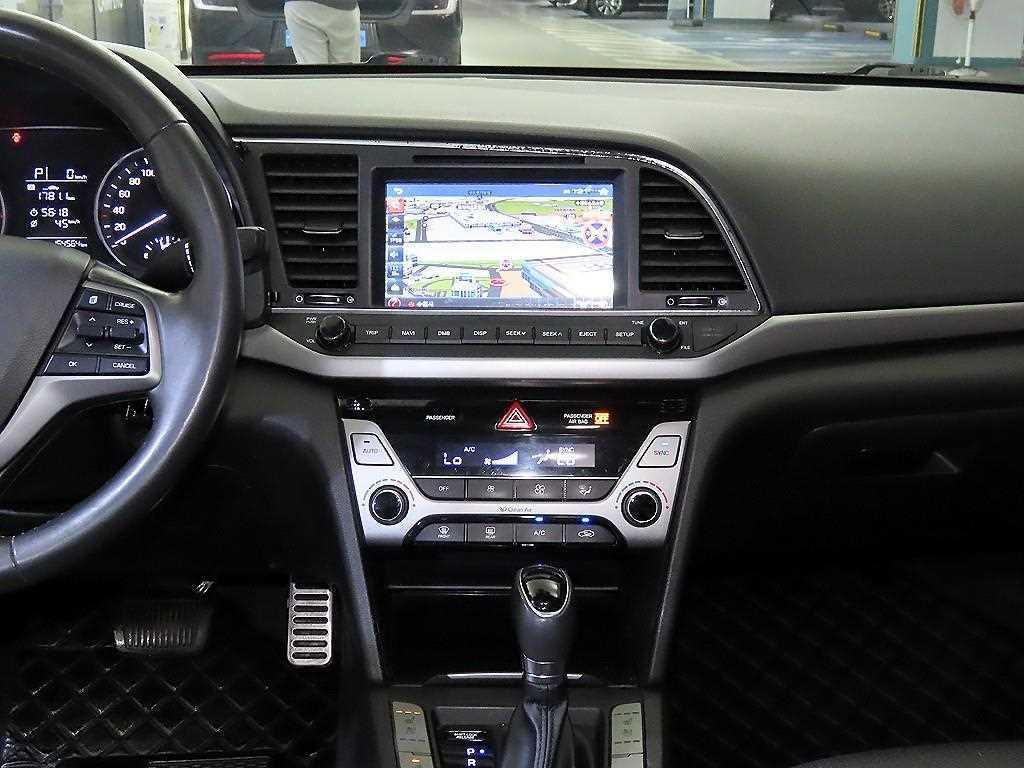 HYUNDAI Avante 2018 Negro - Importación desde Corea - HF Imports Iquique - Foto 14