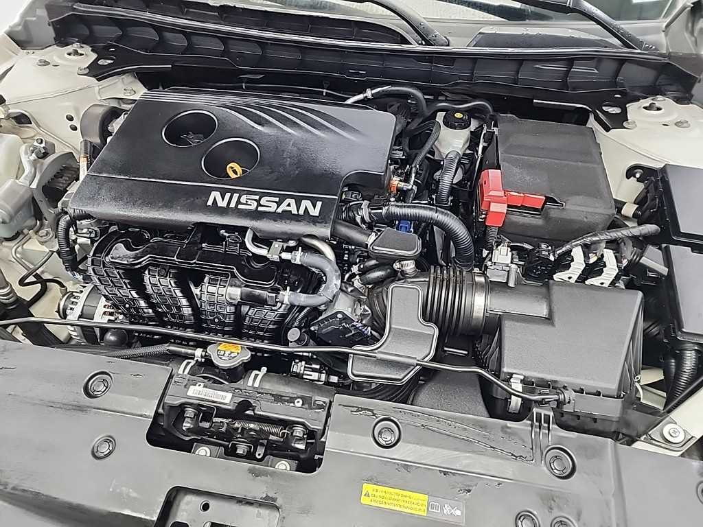 Nissan Altima - Vista 5