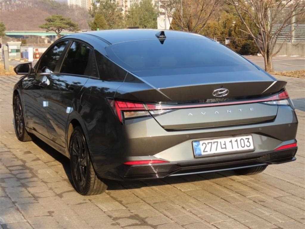 HYUNDAI Avante - Vista 4