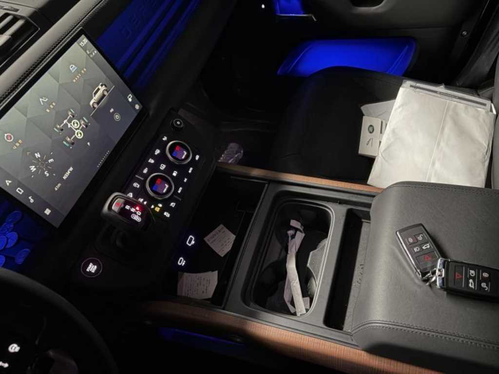 Land Rover Defender - Vista 5