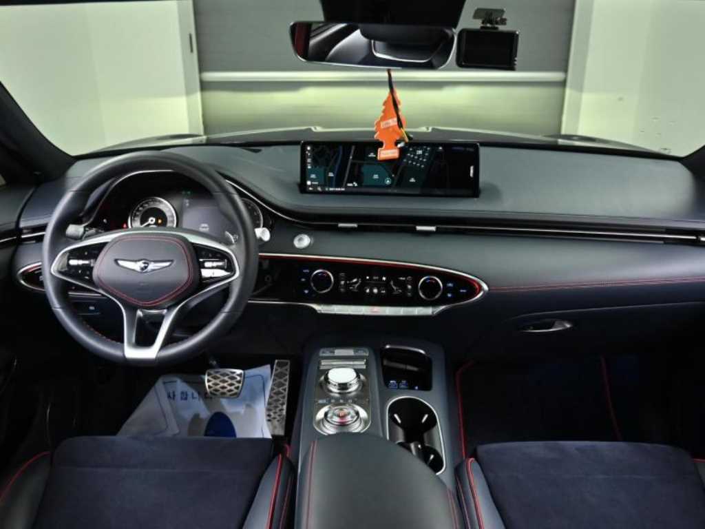 Genesis GV70 - Vista 7