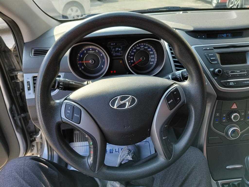 HYUNDAI Avante 2014 Plateado - Importación desde Corea - HF Imports Iquique - Foto 13