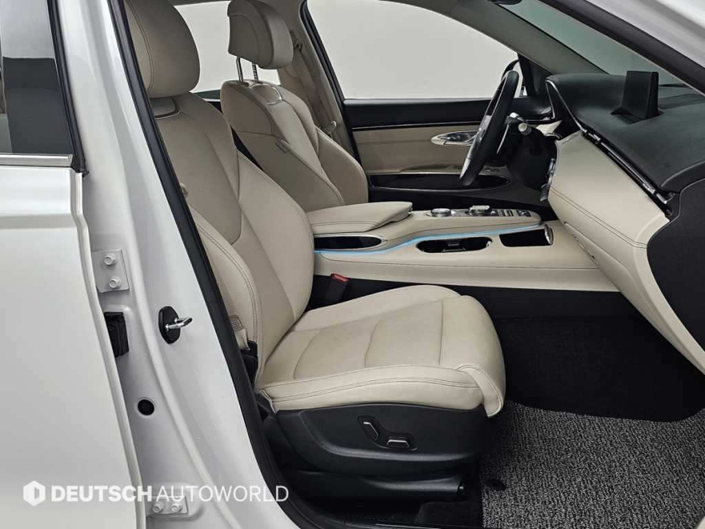 Genesis GV70 - Vista 10