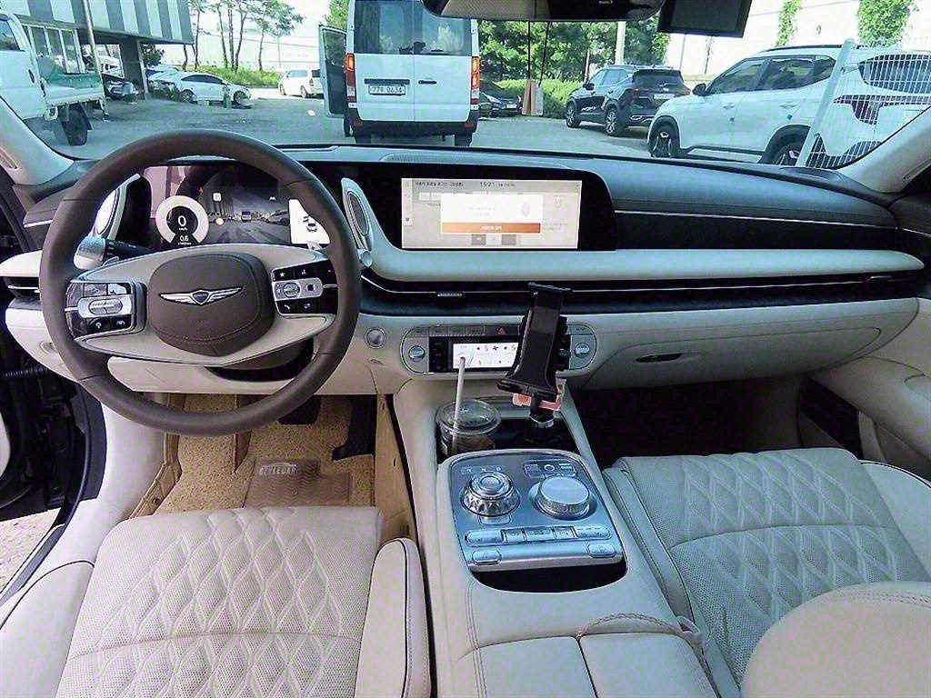 Genesis G90 - Vista 7