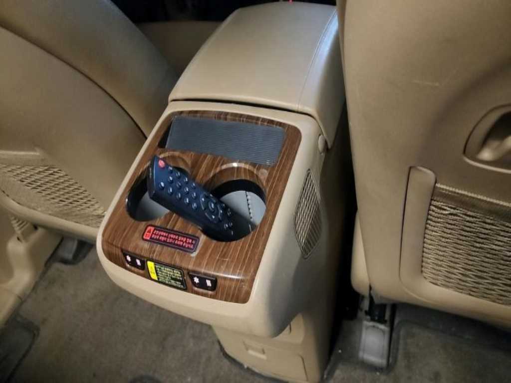 KIA Carnival - Vista 9