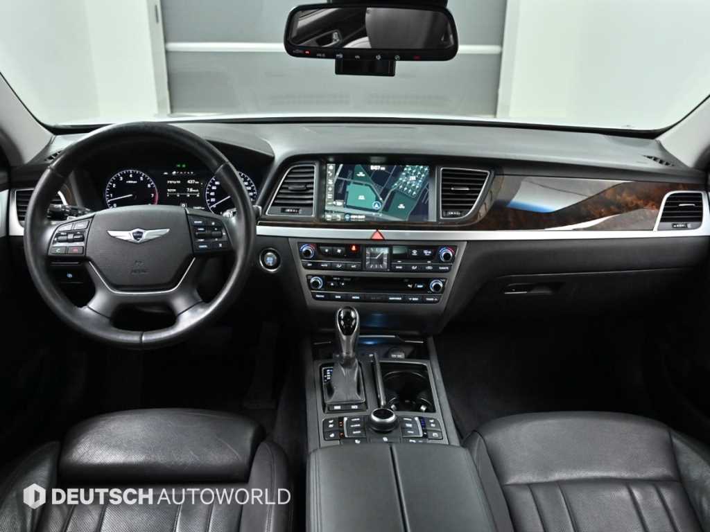 HYUNDAI Genesis - Vista 7