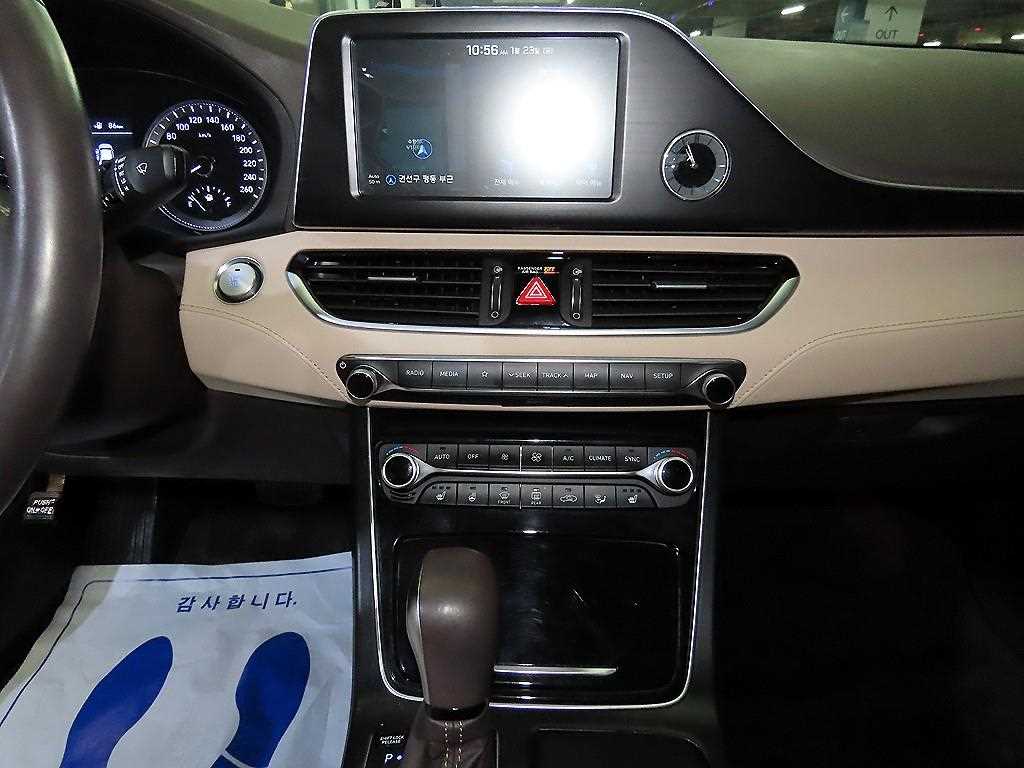 HYUNDAI Grandeur - Vista 11