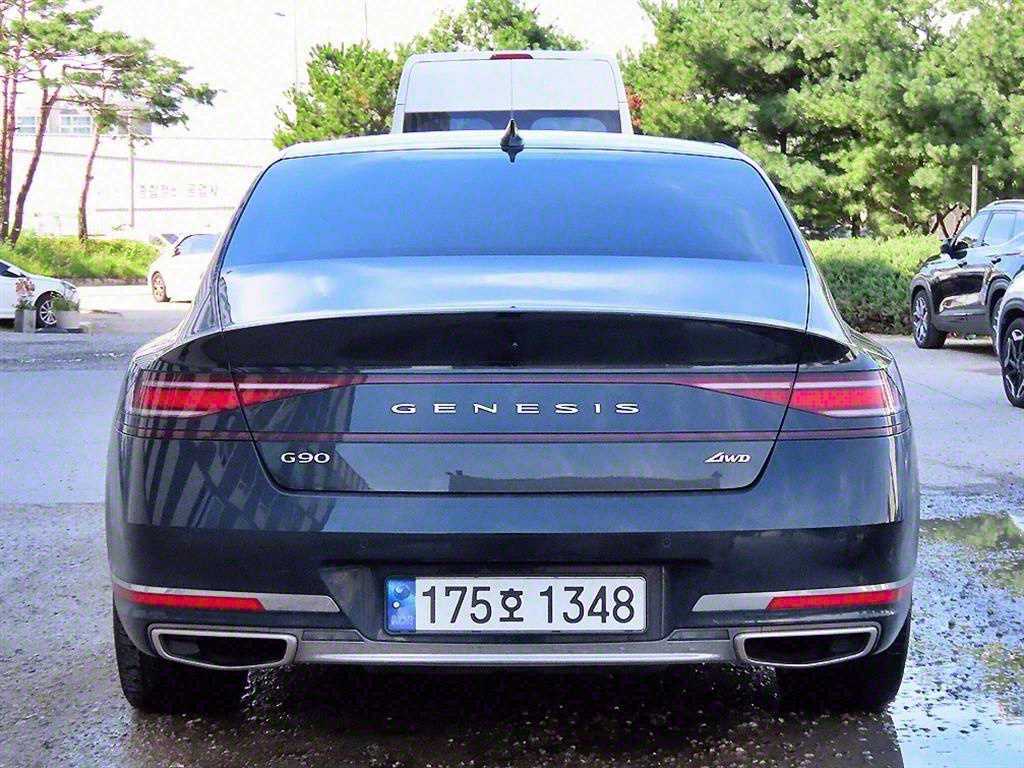 Genesis G90 - Vista 4