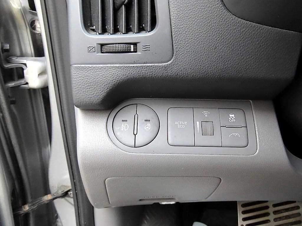 HYUNDAI Starex - Vista 12