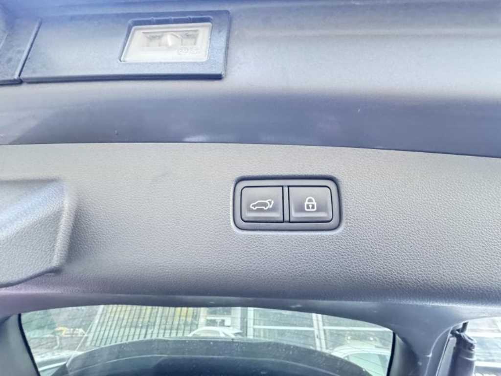 Genesis GV70 - Vista 5