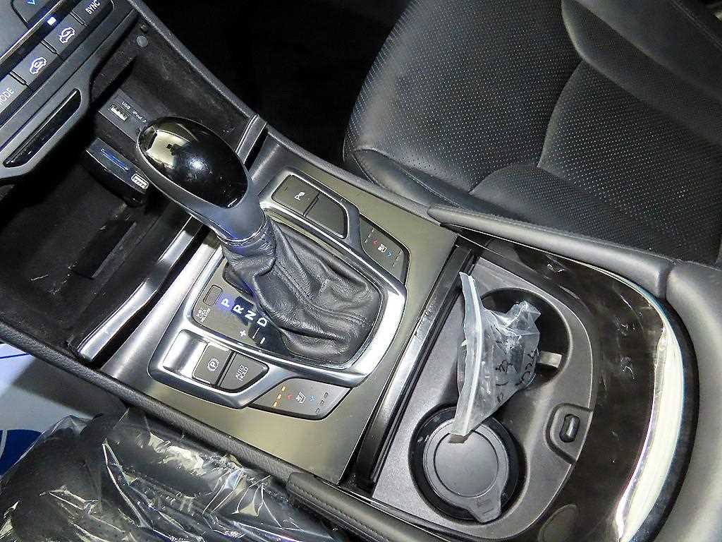 HYUNDAI Grandeur - Vista 12