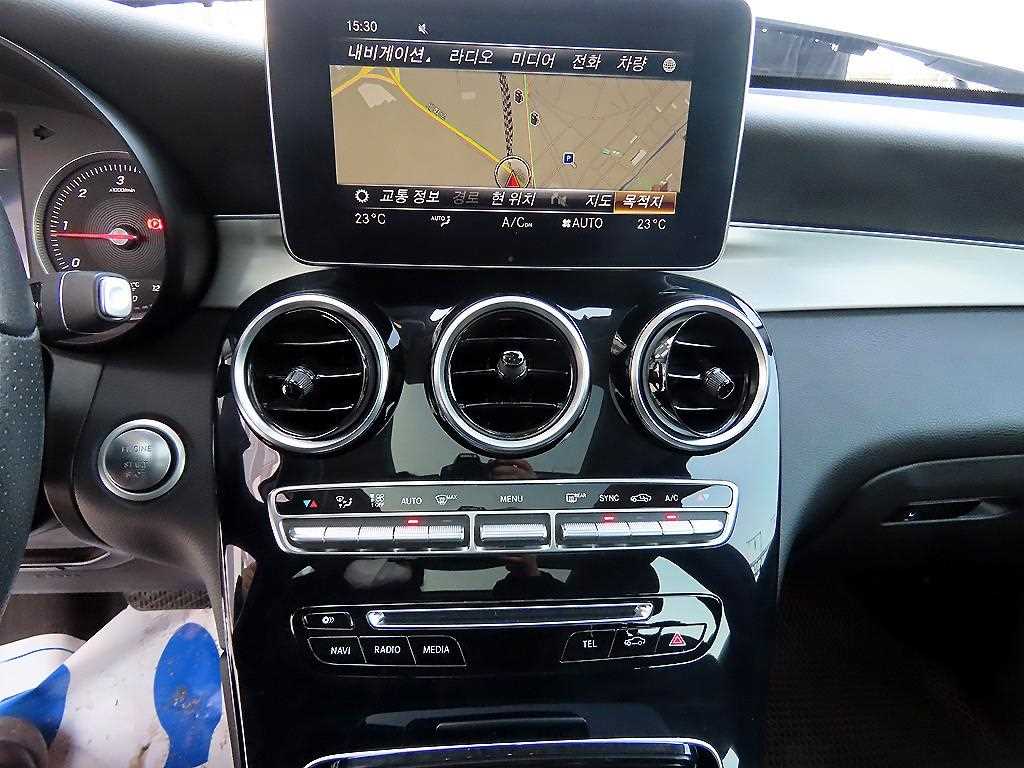 Mercedes Benz GLC Class - Vista 12