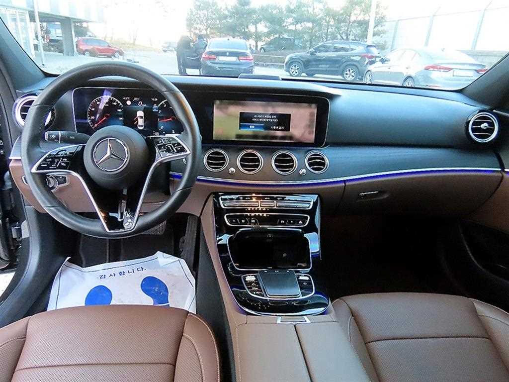 Mercedes Benz E class - Vista 7