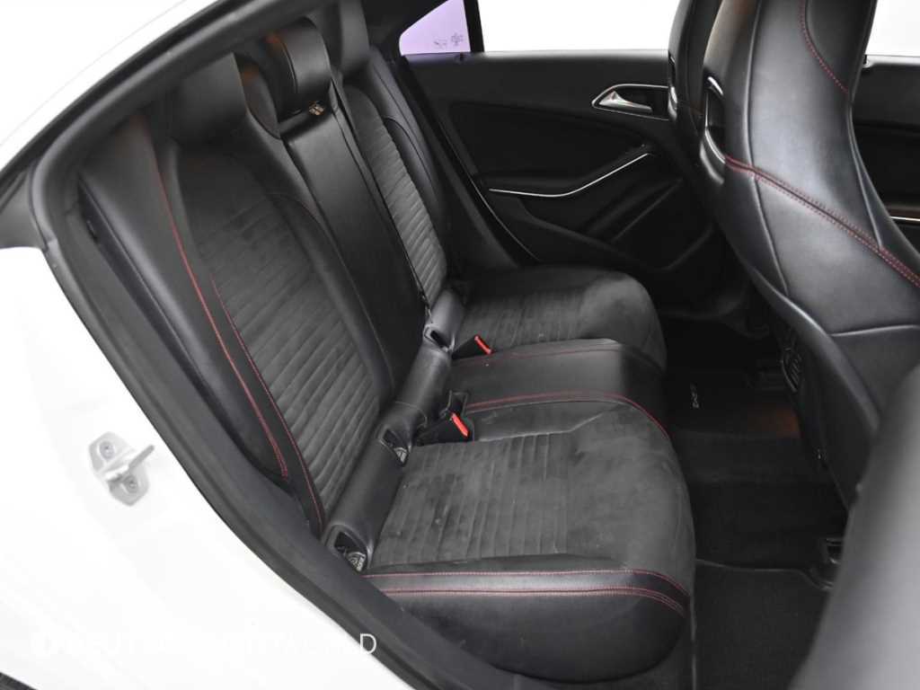 Mercedes Benz CLA Class - Vista 12