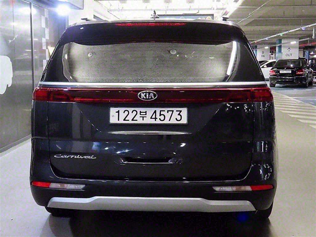 KIA Carnival - Vista 5