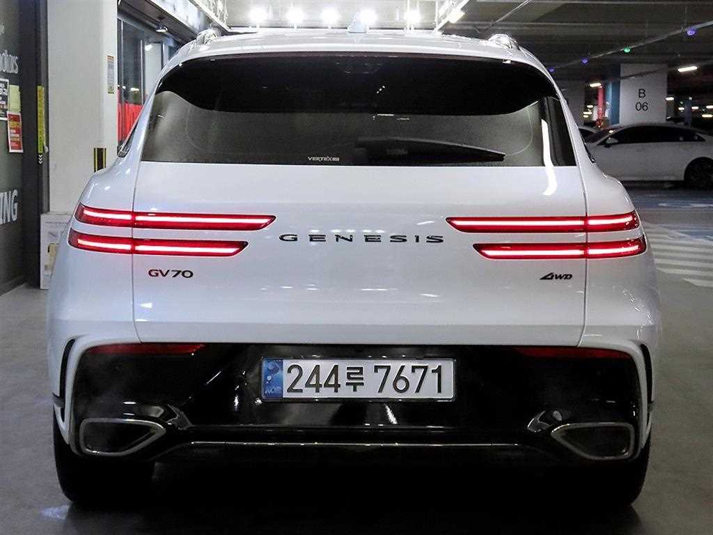 Genesis GV70 - Vista 5
