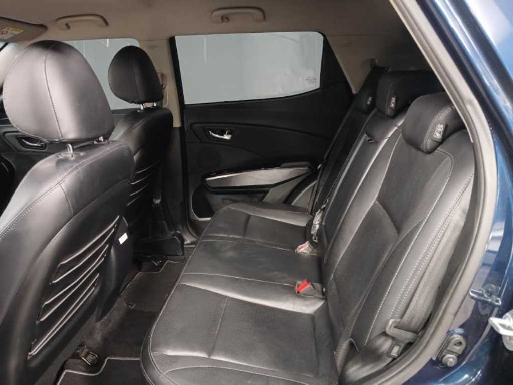 Ssangyong Tivoli - Vista 8