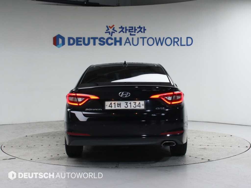 HYUNDAI Sonata - Vista 4