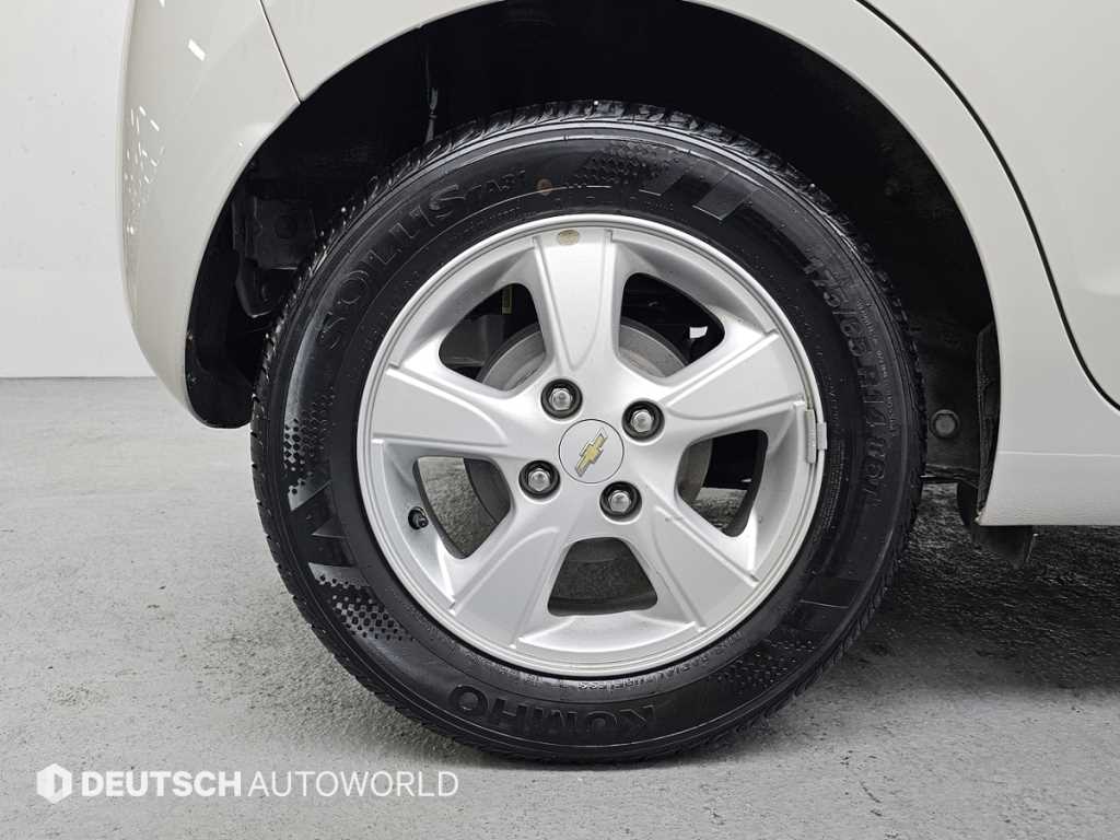 Chevrolet Spark - Vista 5