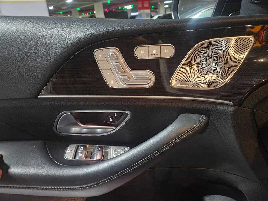 Mercedes Benz GLE Class - Vista 8