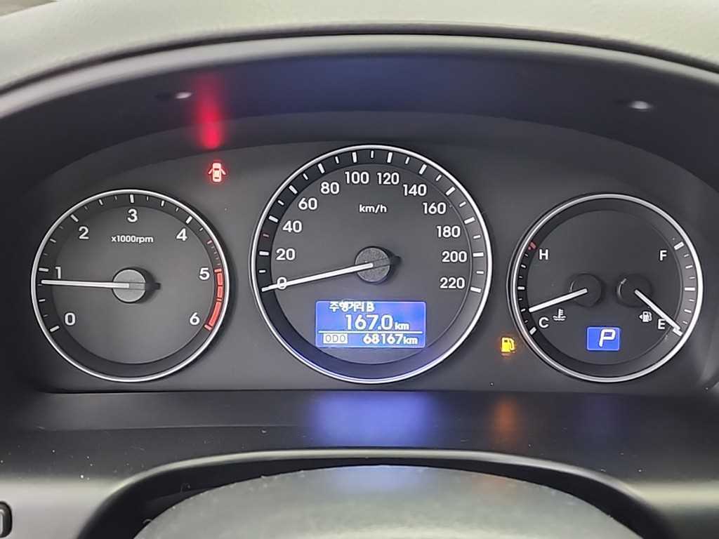 HYUNDAI Starex - Vista 6