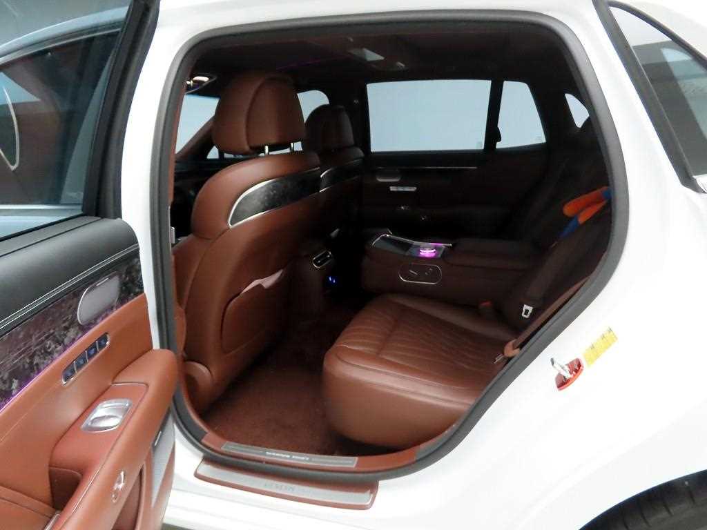 Genesis G90 - Vista 12