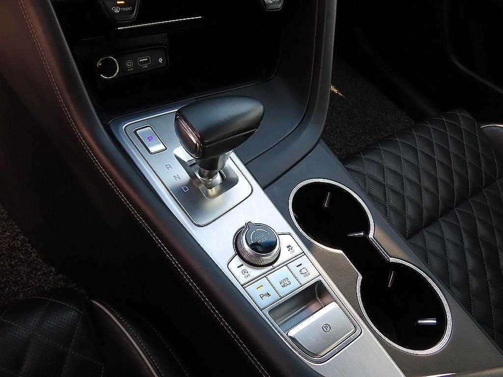 Genesis G70 - Vista 11