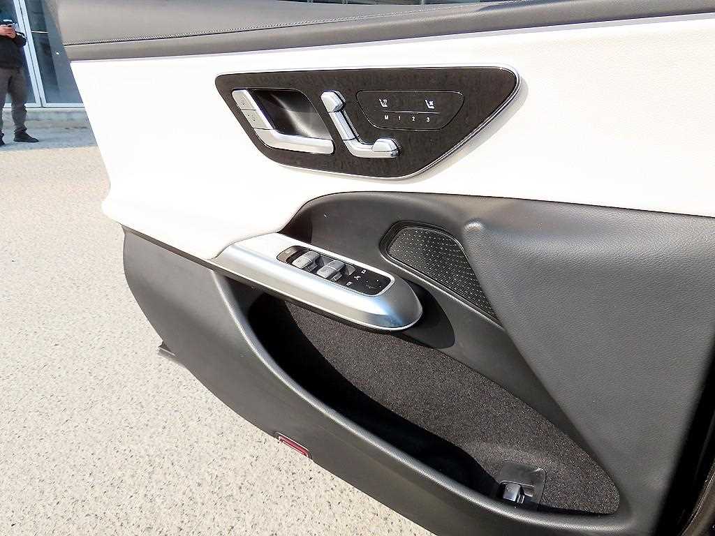 Mercedes Benz E class - Vista 11