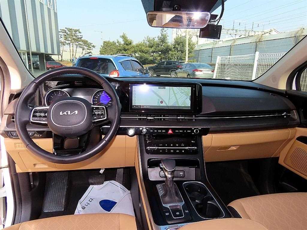 KIA Carnival - Vista 8