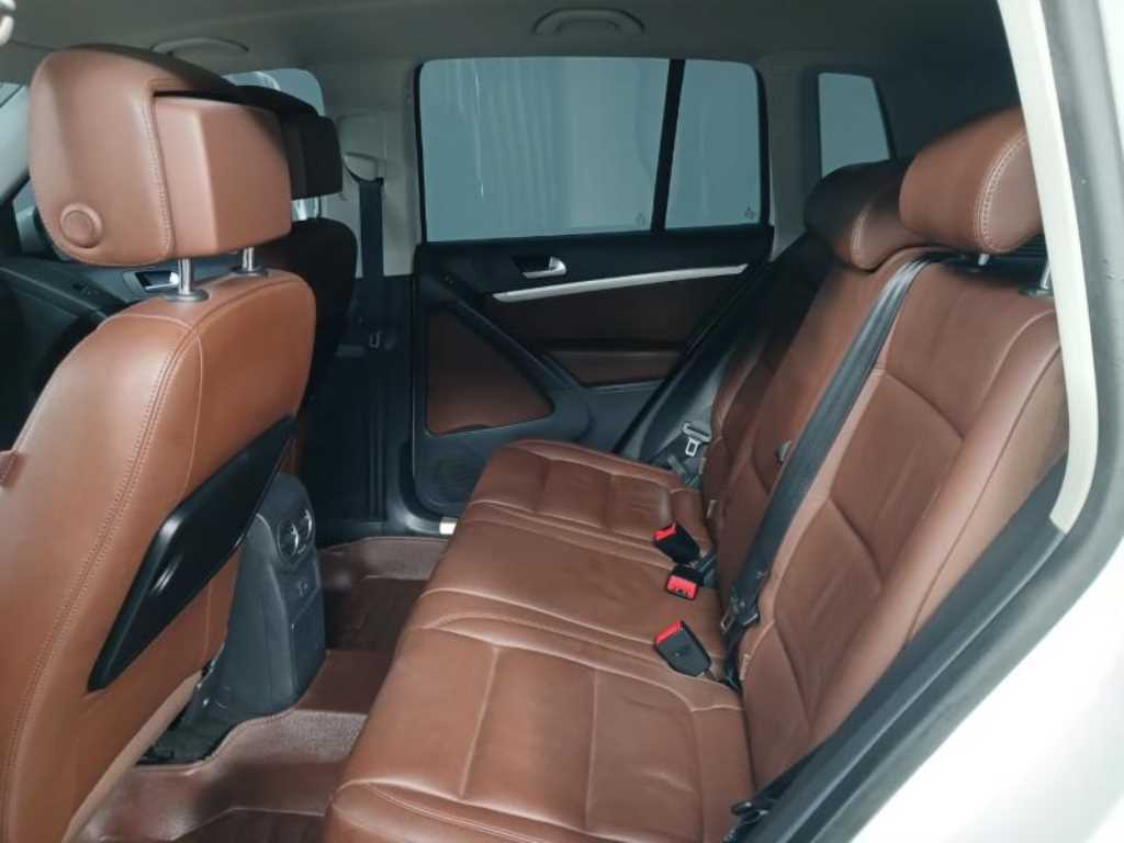 Volkswagen Tiguan - Vista 8