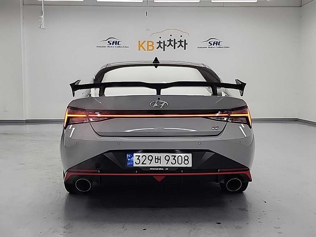 HYUNDAI Avante - Vista 3