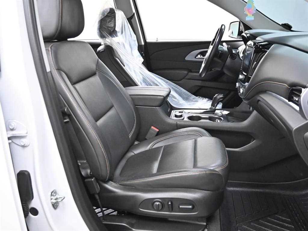 Chevrolet Travers - Vista 10