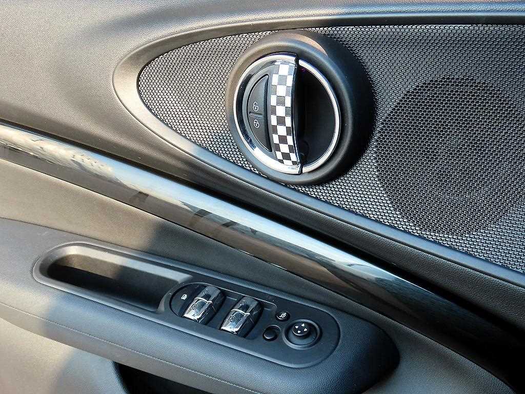 Mini Clubman - Vista 11