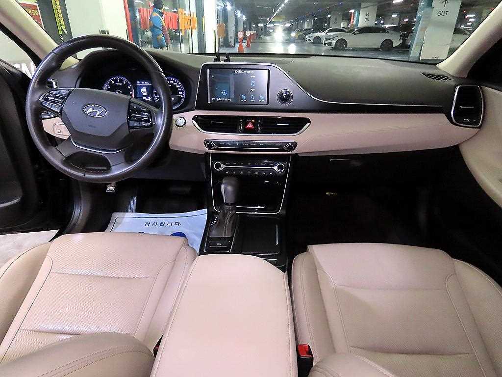 HYUNDAI Grandeur - Vista 10