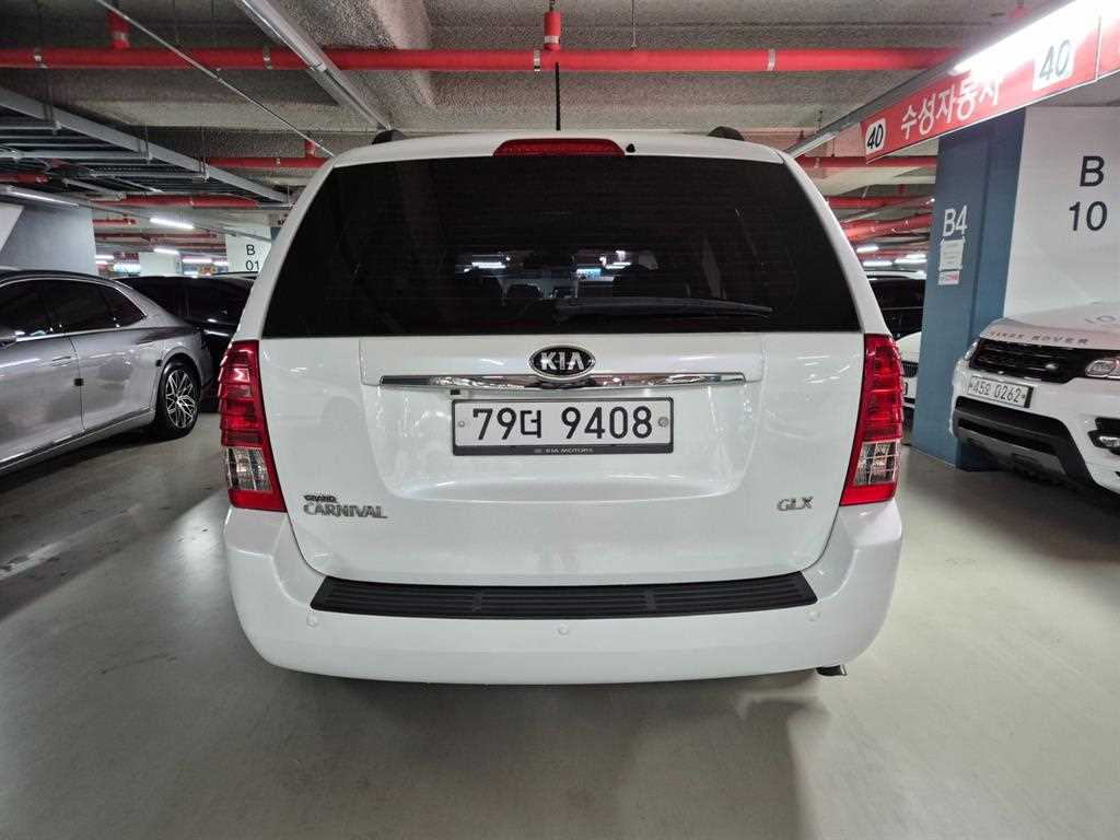 KIA Carnival - Vista 4