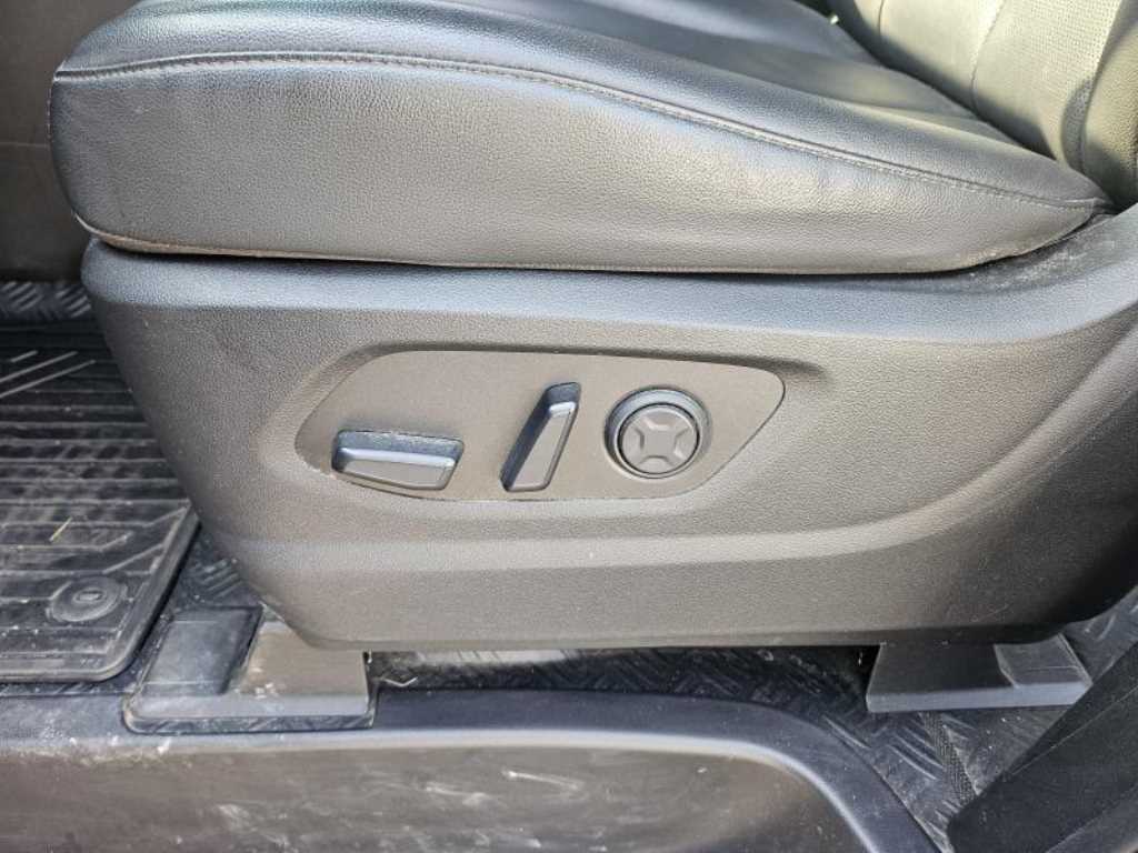 HYUNDAI Staria - Vista 11