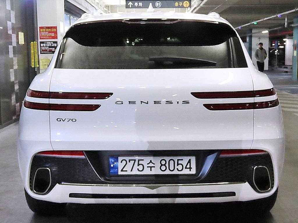 Genesis GV70 - Vista 6
