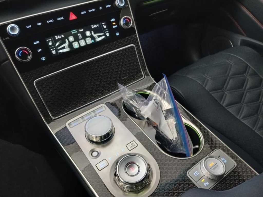 Genesis GV80 2024 Blanco - Importación desde Corea - HF Imports Iquique - Foto 15