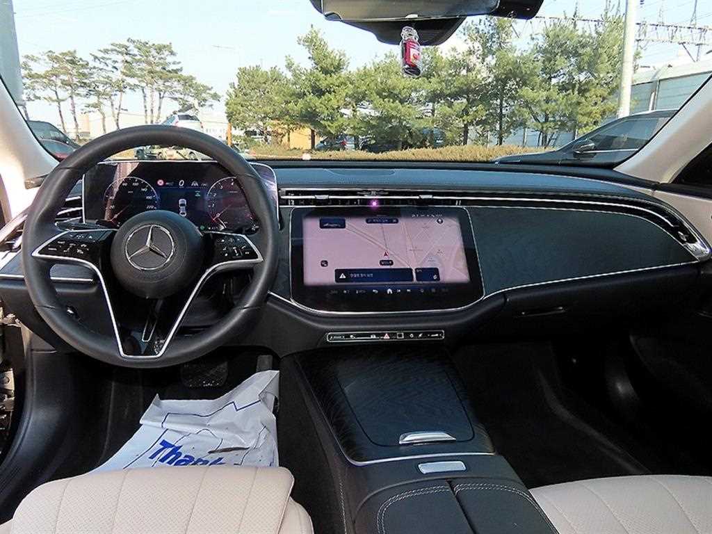 Mercedes Benz E class - Vista 7