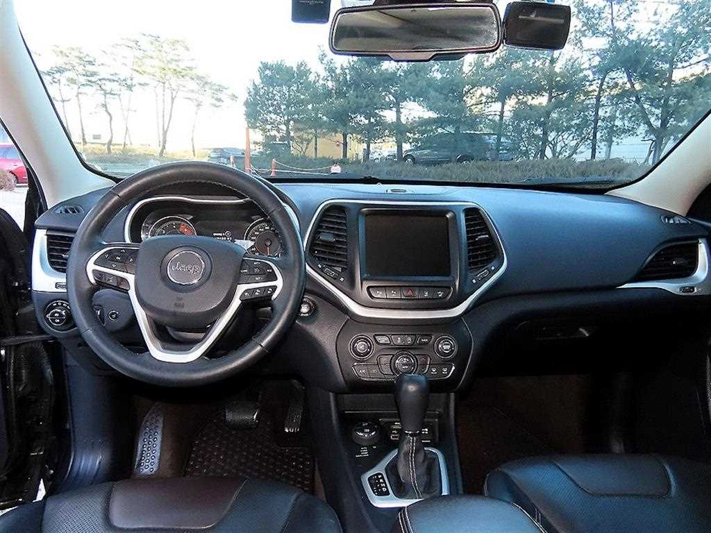 Jeep Cherokee - Vista 7