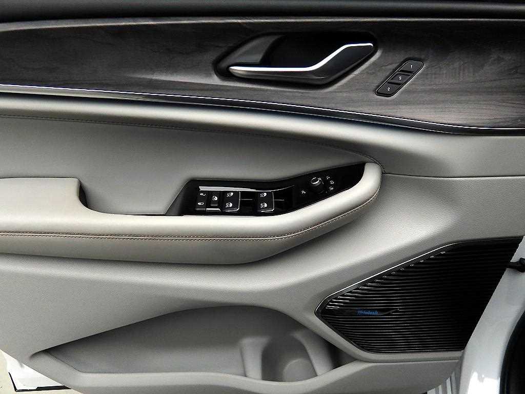 Jeep Cherokee - Vista 11